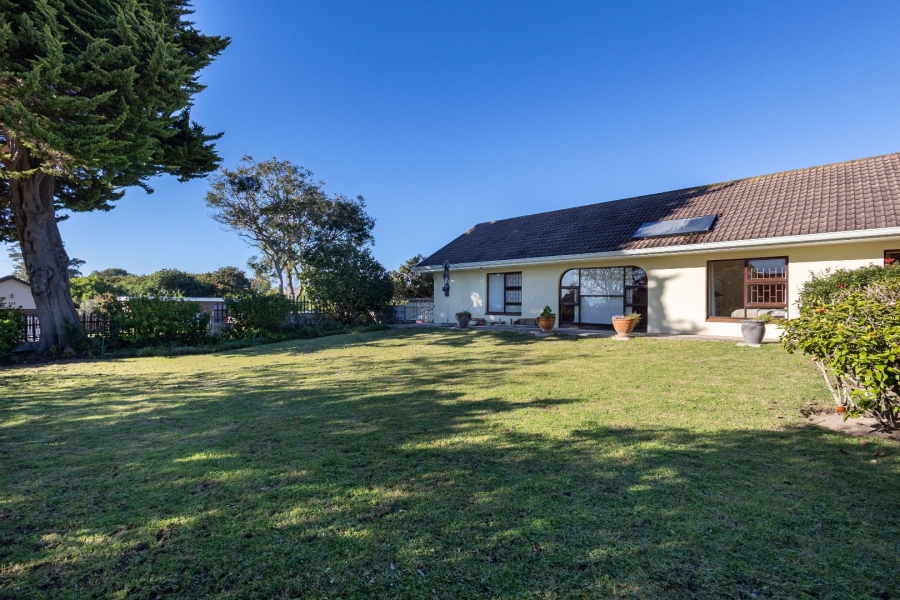 4 Bedroom Property for Sale in Lower Robberg Western Cape